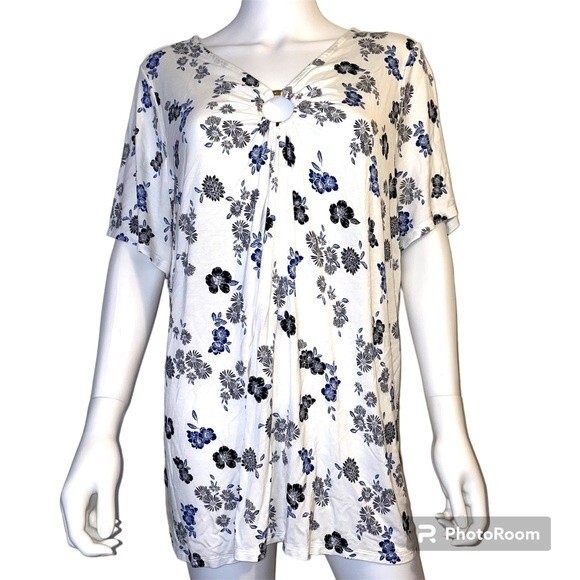 Lane Bryant Blue Black Floral Plus Size Top With Keyhole Size 18/20 - Picture 1 of 8